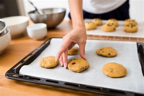 Whats the difference between a baking sheet and a cookie sheet?